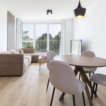 Apartup Port Marina Azura Apartment